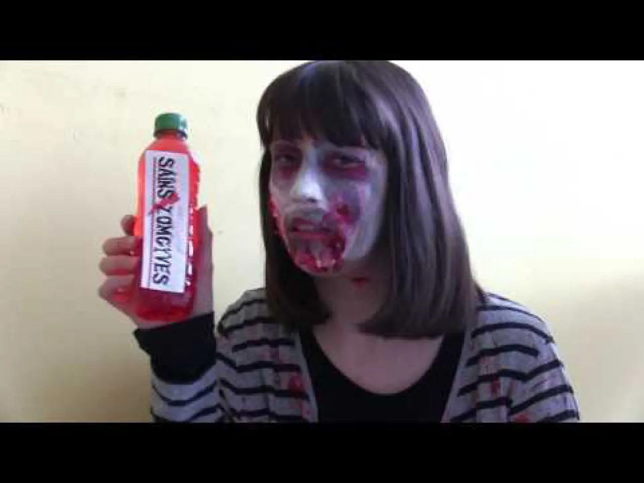 Geekday of the dead : publicité zombie "Bain de bouche"